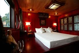 Red Dragon junk 2 days 1 night ( overnight on the boat )
