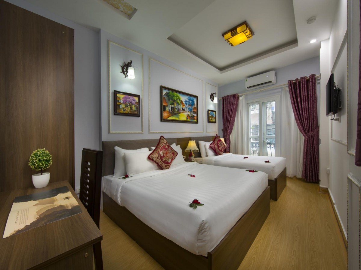 Triple Balcony Room